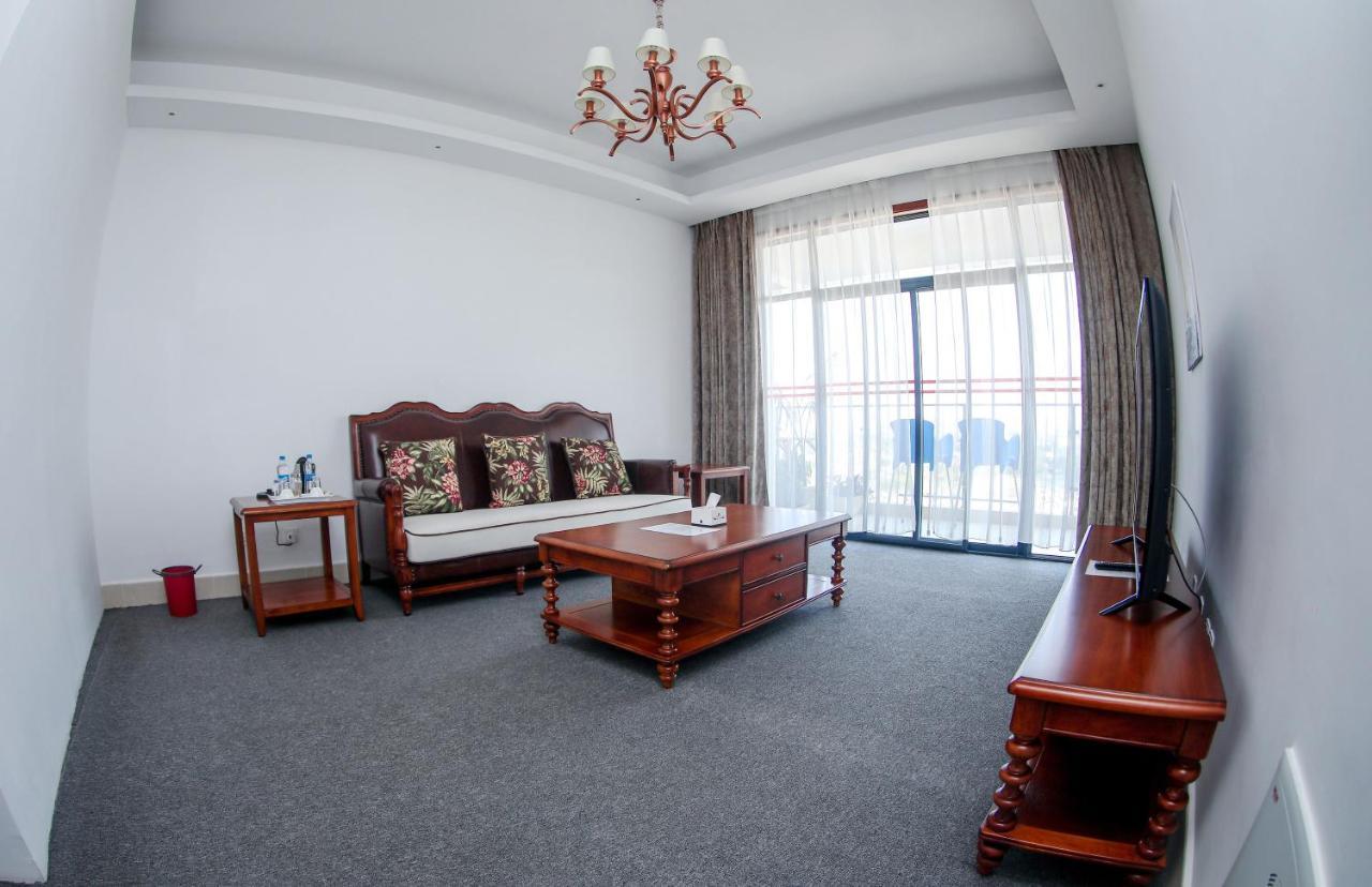Lark Hotel Дар-ес-Салам Екстер'єр фото