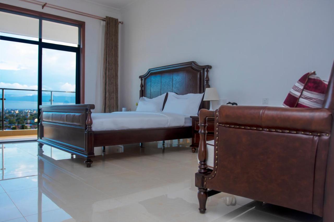 Lark Hotel Дар-ес-Салам Екстер'єр фото